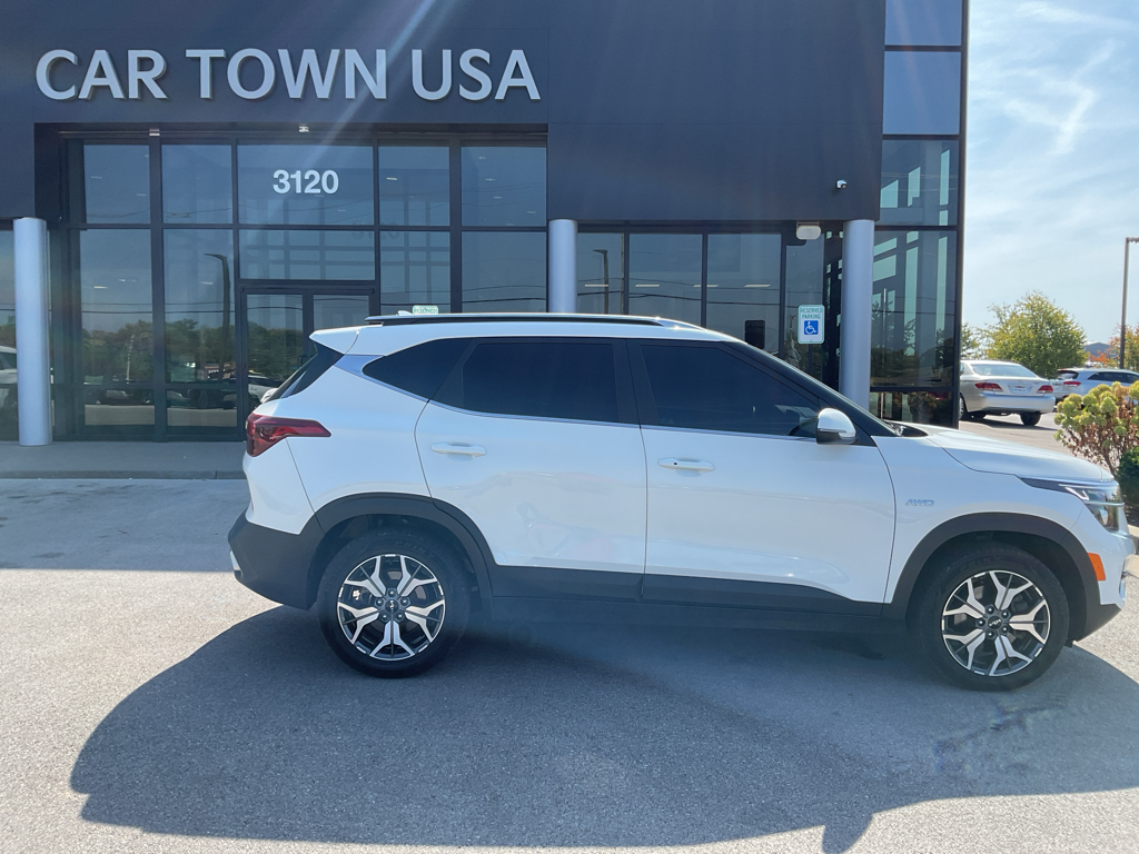 2023 Kia Seltos EX photo 8