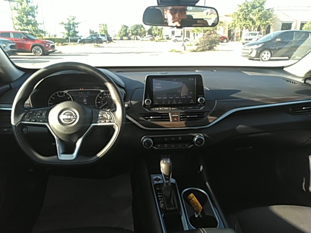 2024 Nissan Altima 2.5 SV photo 3