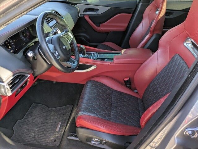 2020 Jaguar F-PACE SVR photo 9