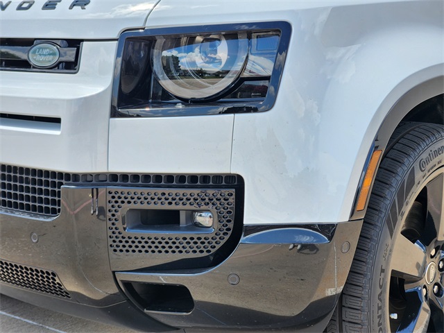2025 Land Rover Defender 110 V8 photo 5
