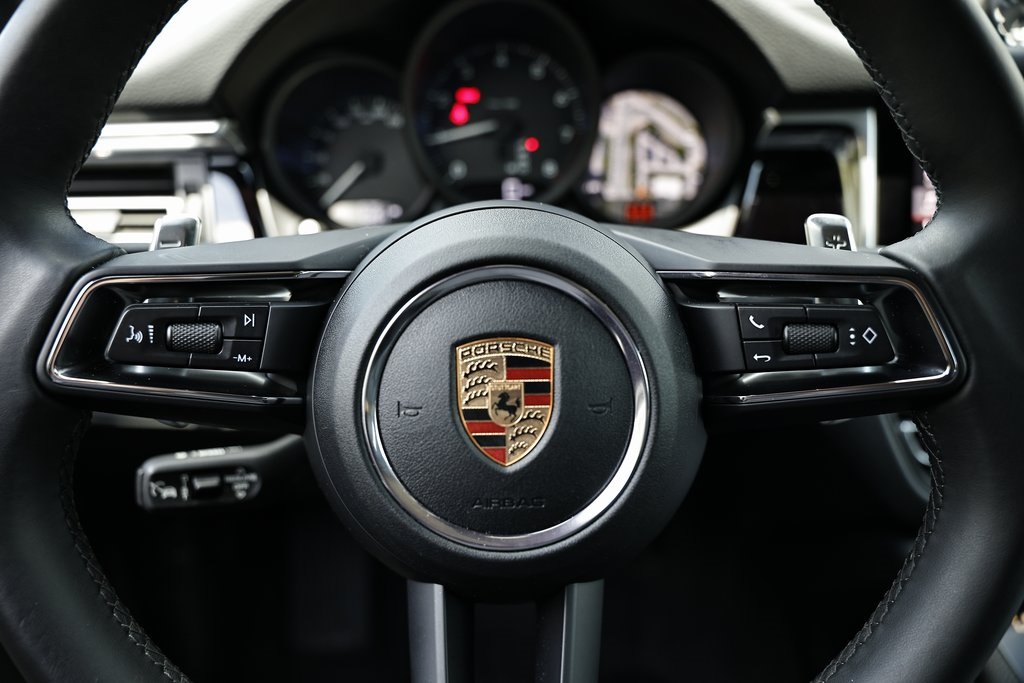 2024 Porsche Macan T photo 34