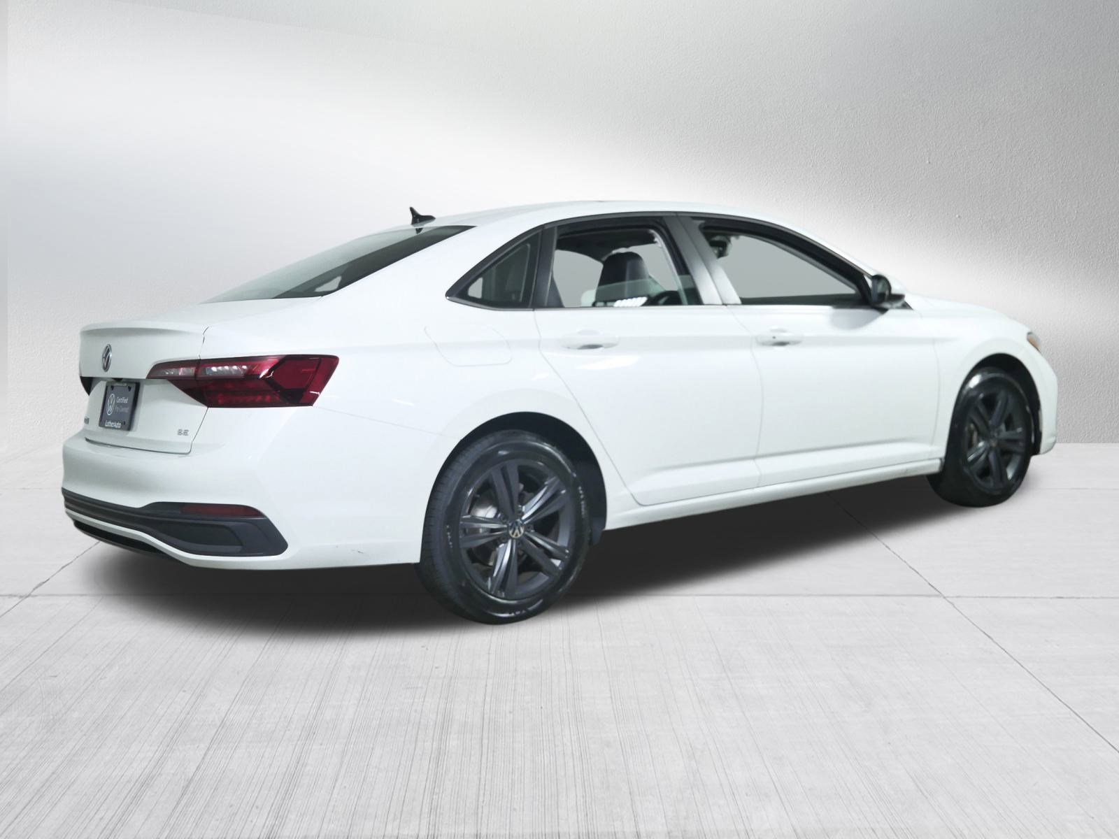 2022 Volkswagen Jetta SE photo 7