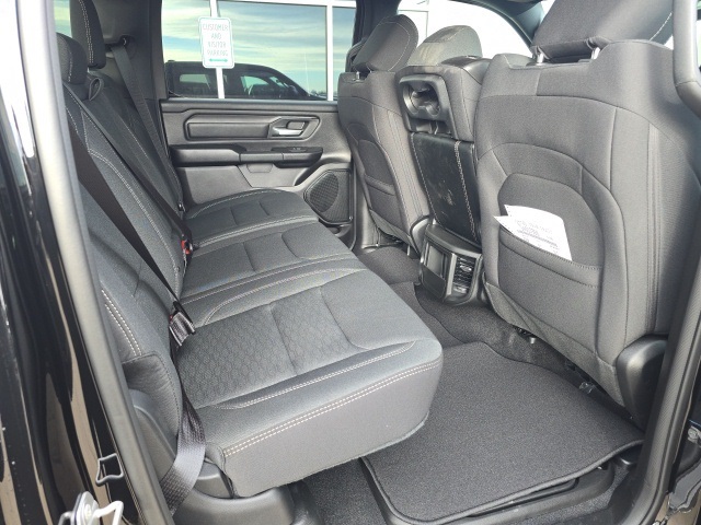 2025 Ram 1500 Tradesman photo 3