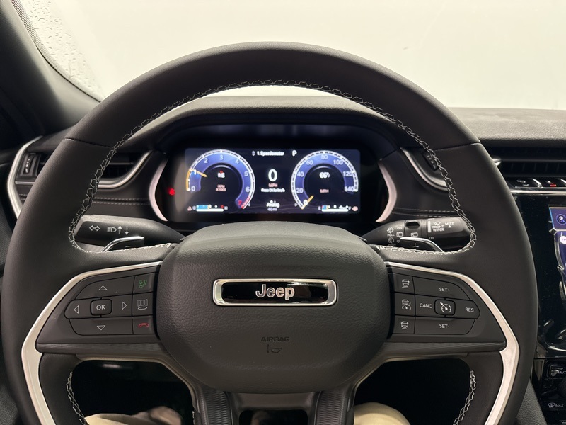 2025 Jeep Grand Cherokee Altitude photo 24