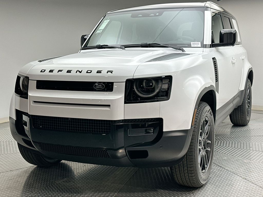 2026 Land Rover Defender S's photo