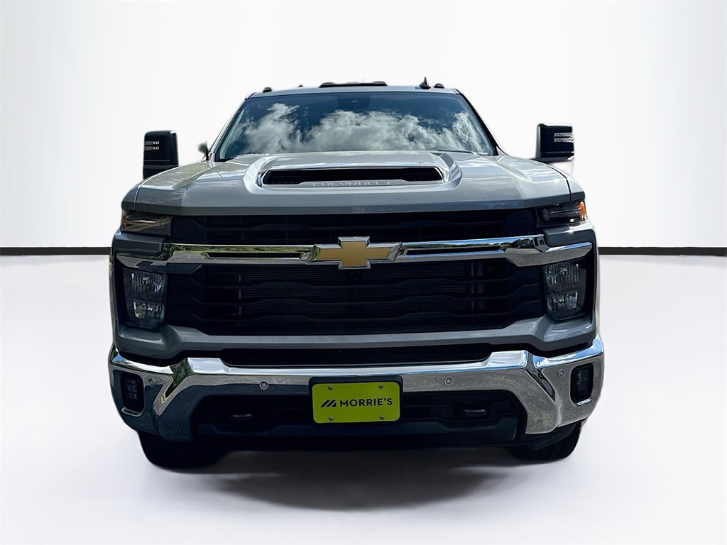 2025 Chevrolet Silverado 2500HD LT photo 2