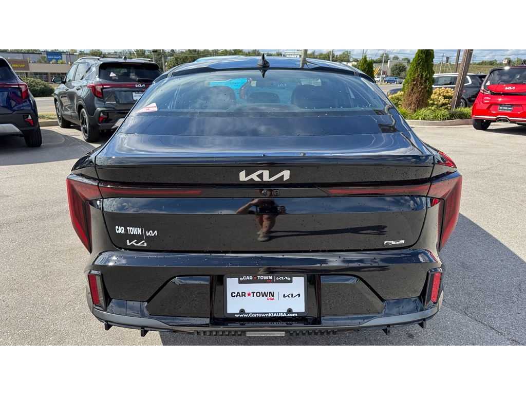 2025 Kia K4 GT-Line photo 5