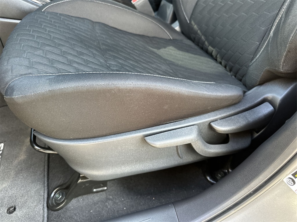 2022 Nissan Kicks S photo 12