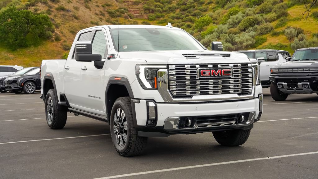 2025 Gmc Sierra 2500 HD Denali photo 3