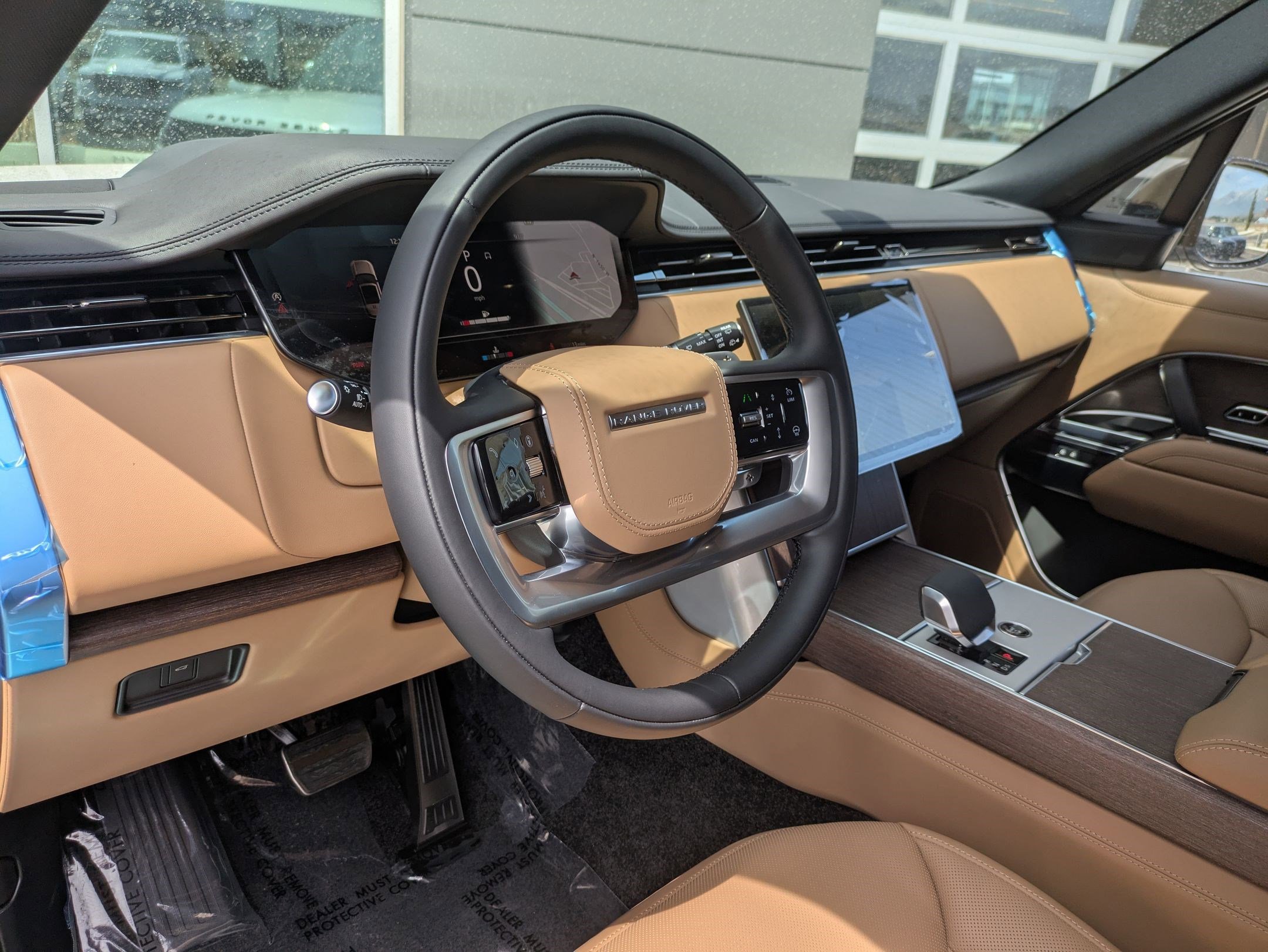 2025 Land Rover Range Rover SE photo 10
