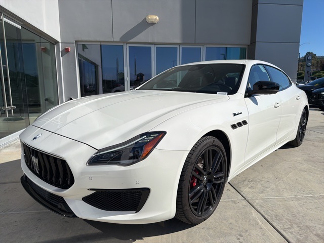 2023 Maserati Quattroporte Modena Q4 photo 3