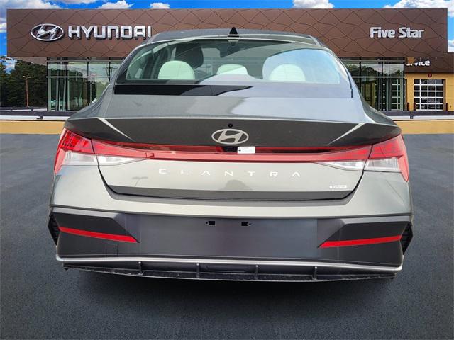 2025 Hyundai Elantra Hybrid Limited photo 6