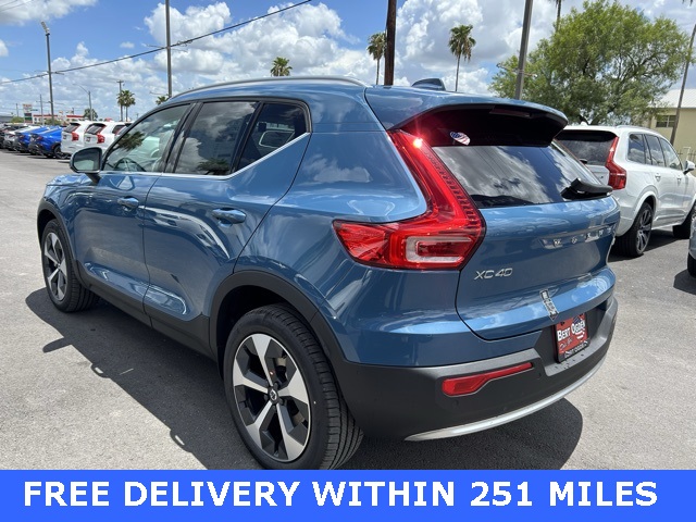 2025 Volvo XC40 AWD Plus photo 5