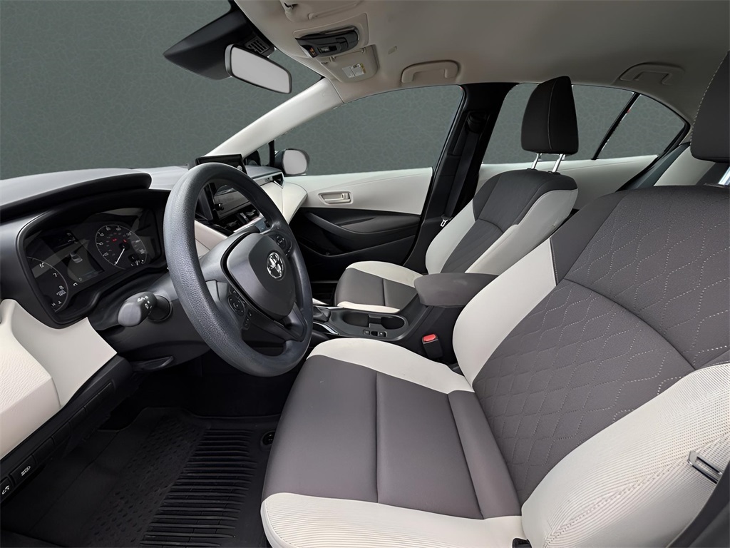 2025 Toyota Corolla LE photo 11