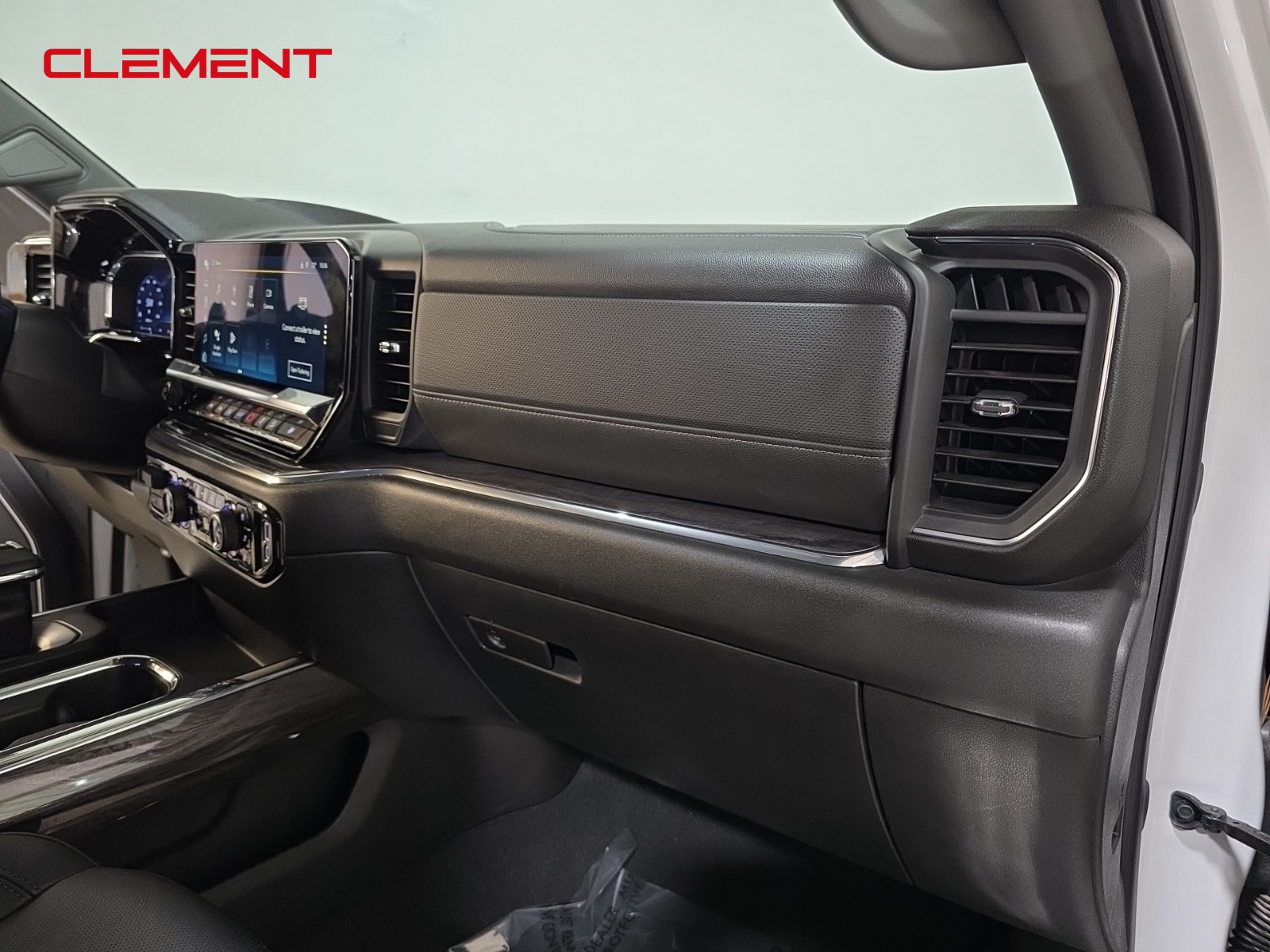 2024 Chevrolet Silverado 1500 LTZ photo 31