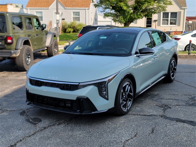 2025 Kia K4 GT-Line photo 8