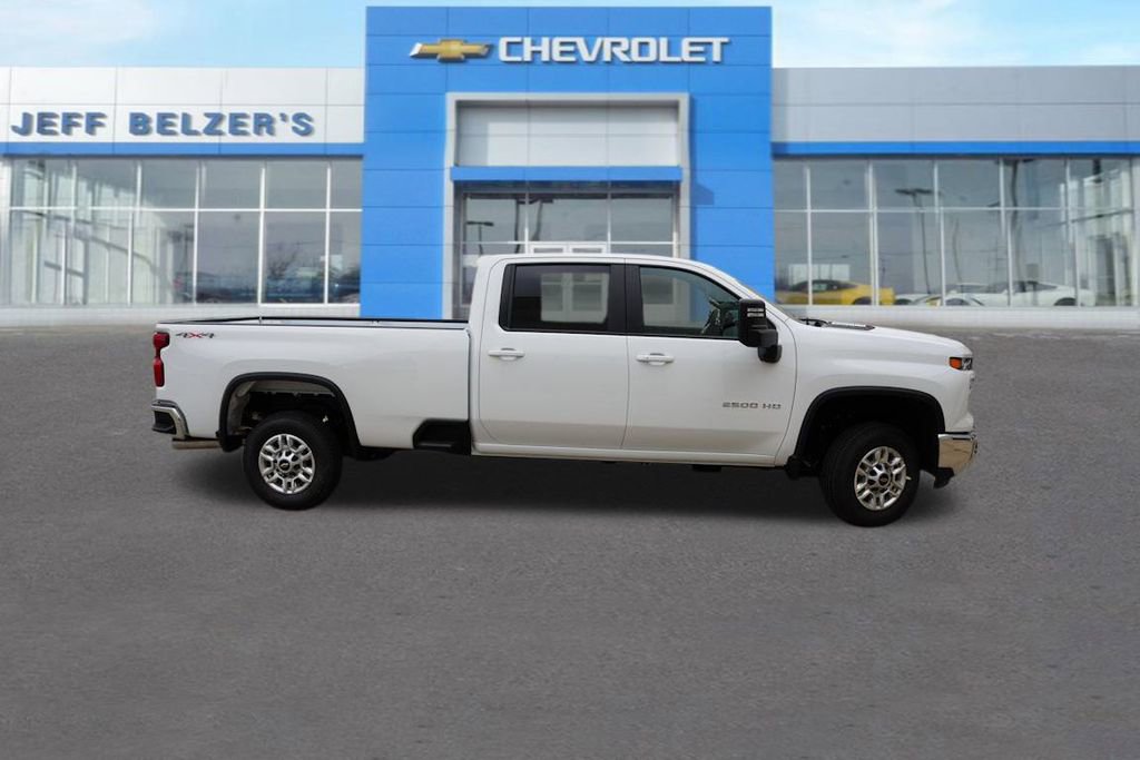 2025 Chevrolet Silverado 2500HD LT photo 2