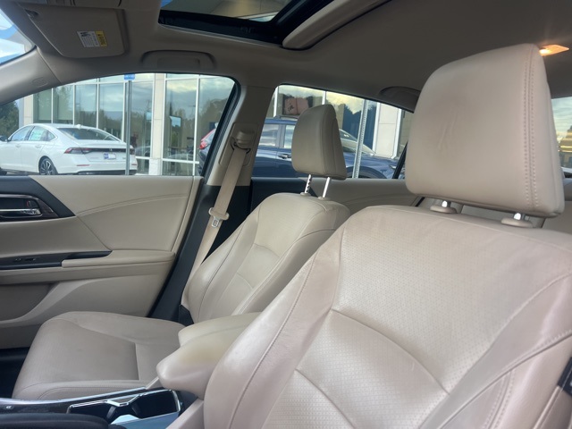 2017 Honda Accord Hybrid EX-L photo 15