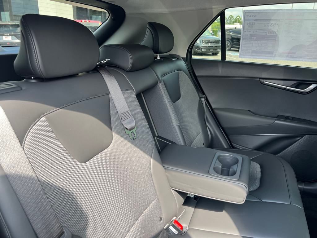 2025 Kia Niro EX photo 26