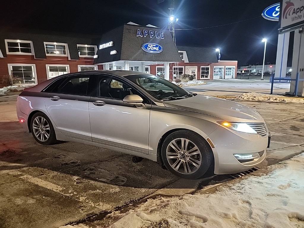 2014 Lincoln MKZ Hybrid's photo