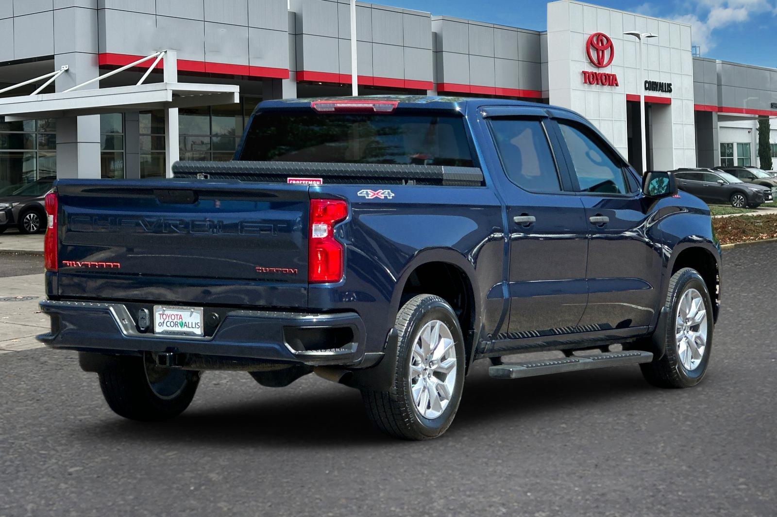 2021 Chevrolet Silverado 1500 Custom photo 3