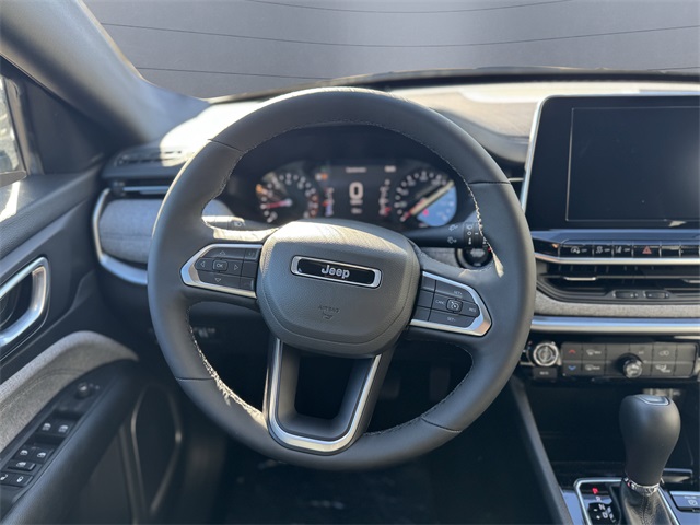 2025 Jeep Compass Latitude photo 13