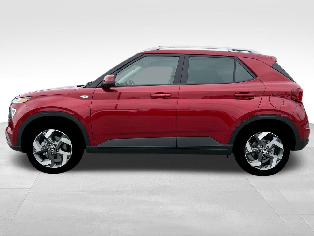 2025 Hyundai Venue SEL photo 3