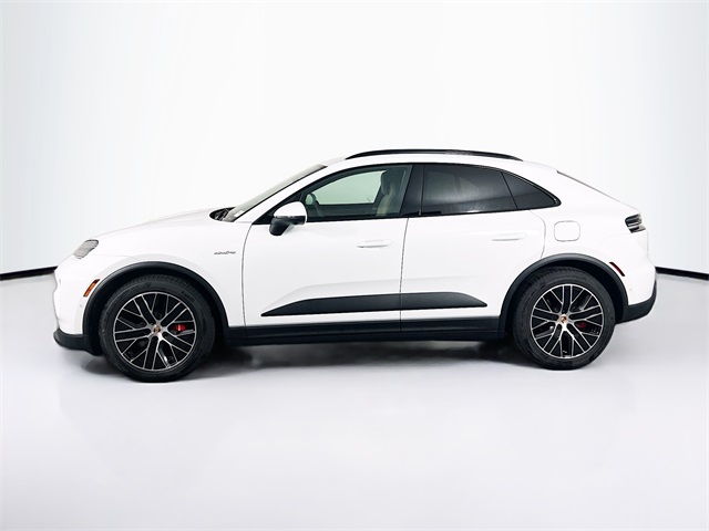 2025 Porsche Macan Electric photo 2
