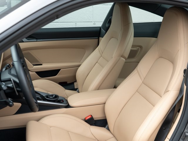 2024 Porsche 911 T 4 photo 5