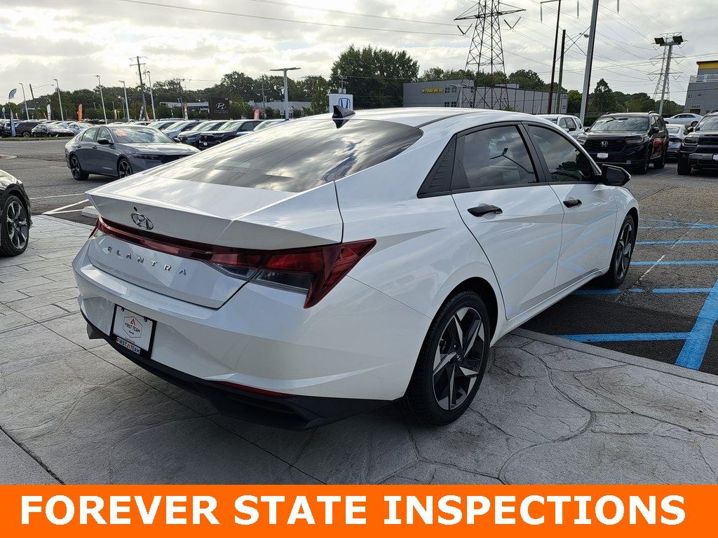 2023 Hyundai Elantra SEL Convenience photo 5