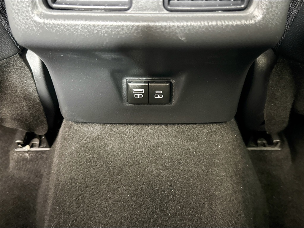 2025 Toyota Camry SE photo 15
