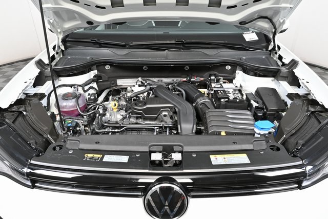 2025 Volkswagen Taos SE photo 30