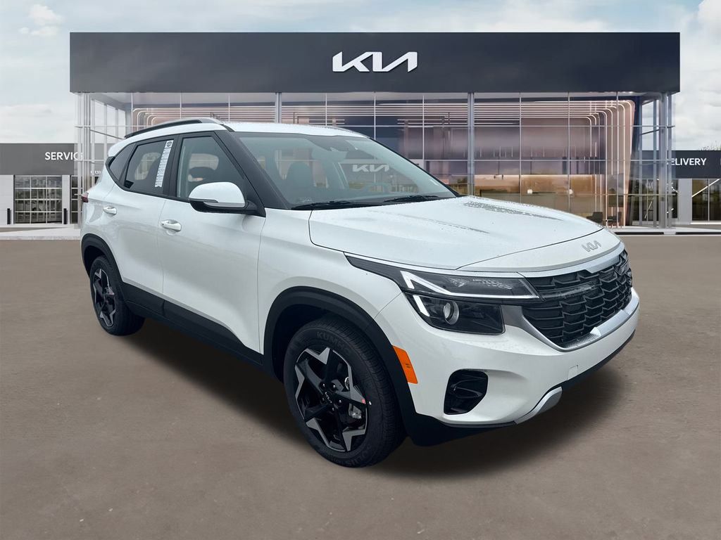 2025 Kia Seltos S's photo