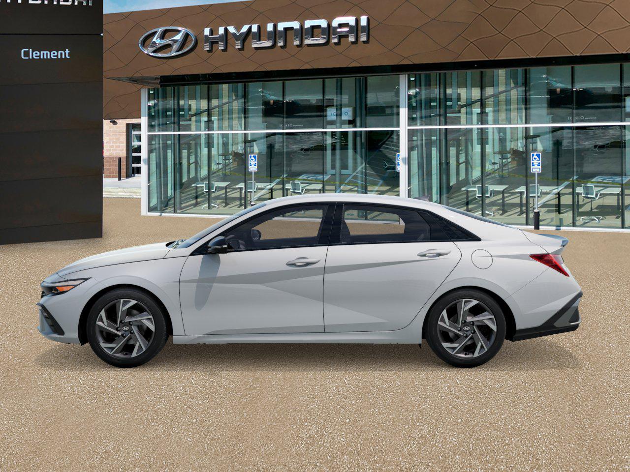 2025 Hyundai Elantra SEL Sport photo 2