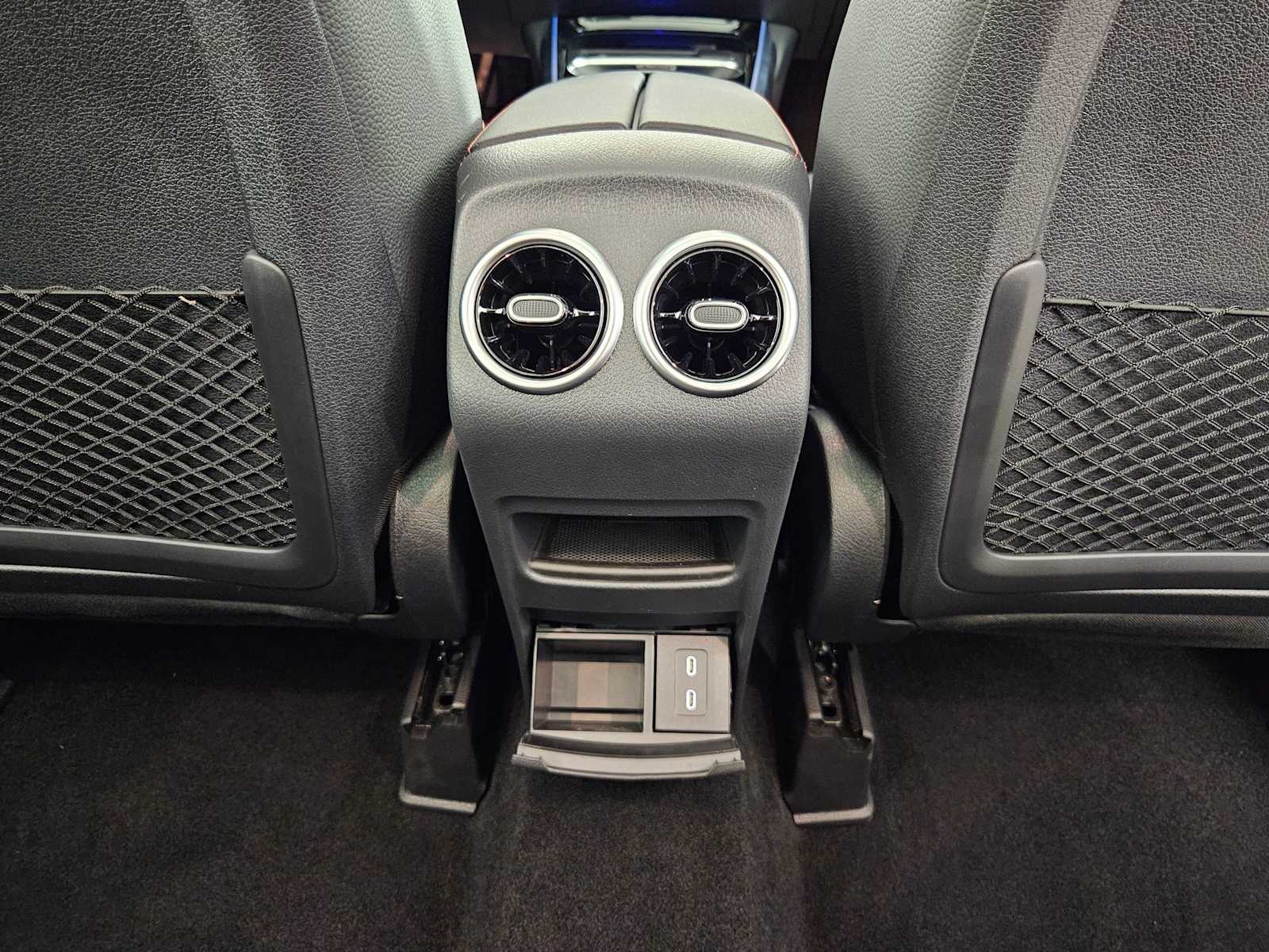 2025 Mercedes Benz GLB AMG 35 4MATIC photo 32
