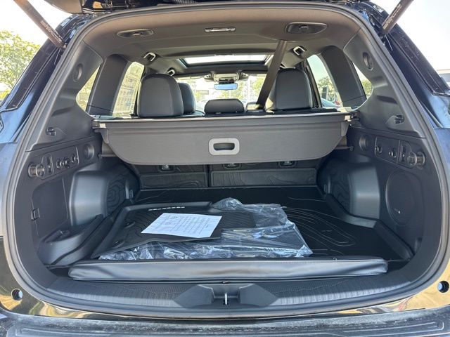 2025 Subaru Forester Touring photo 9