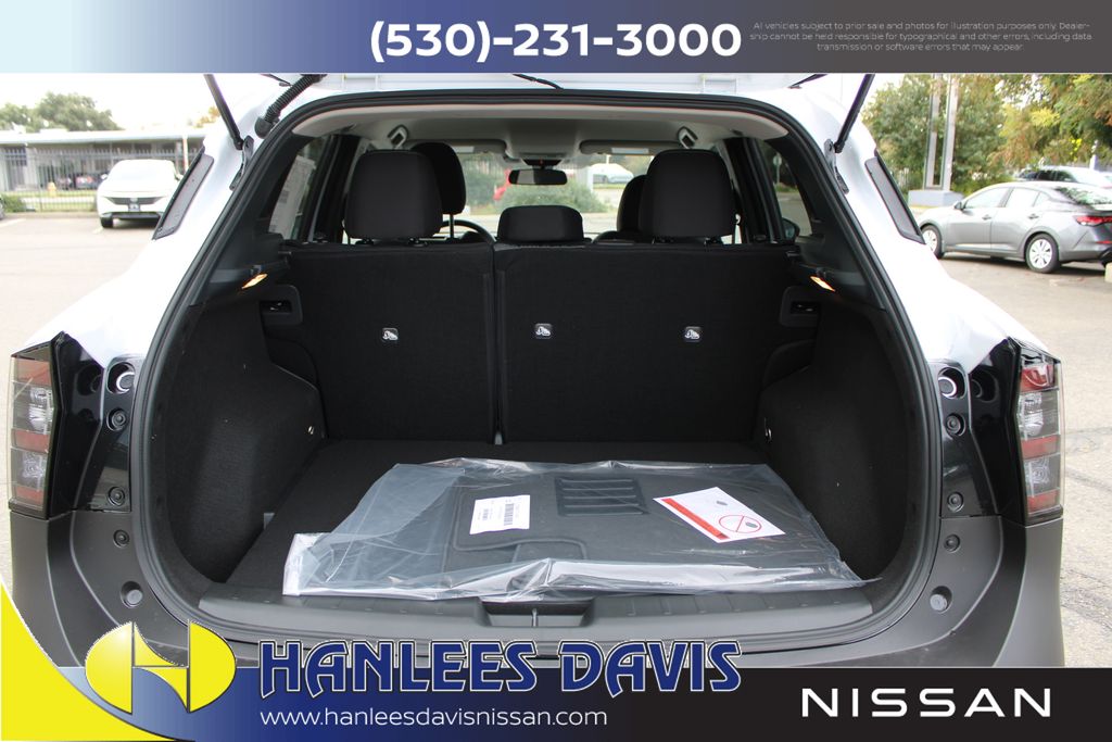 2026 Nissan Kicks SV photo 2