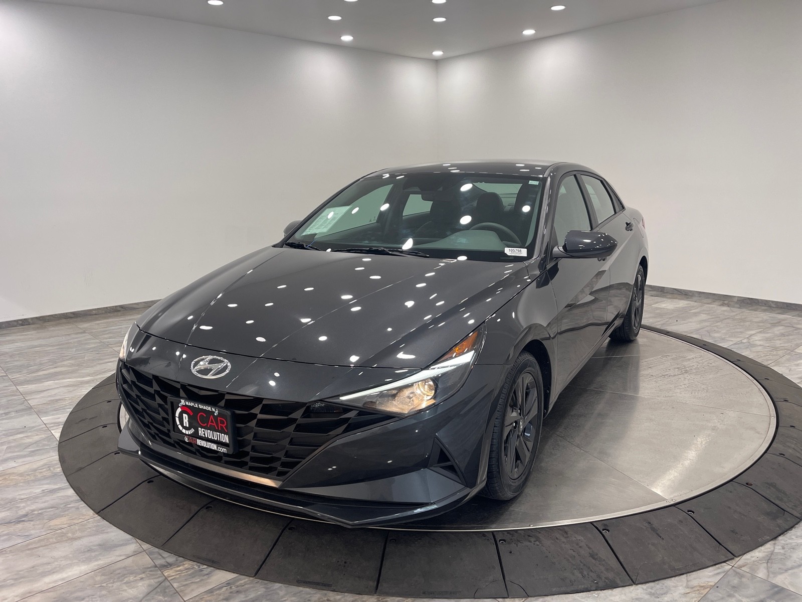2021 Hyundai Elantra SEL photo 3