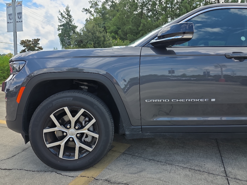 2024 Jeep Grand Cherokee Limited photo 3