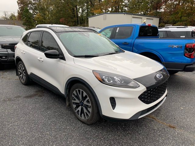2020 Ford Escape SE Sport Hybrid photo 2