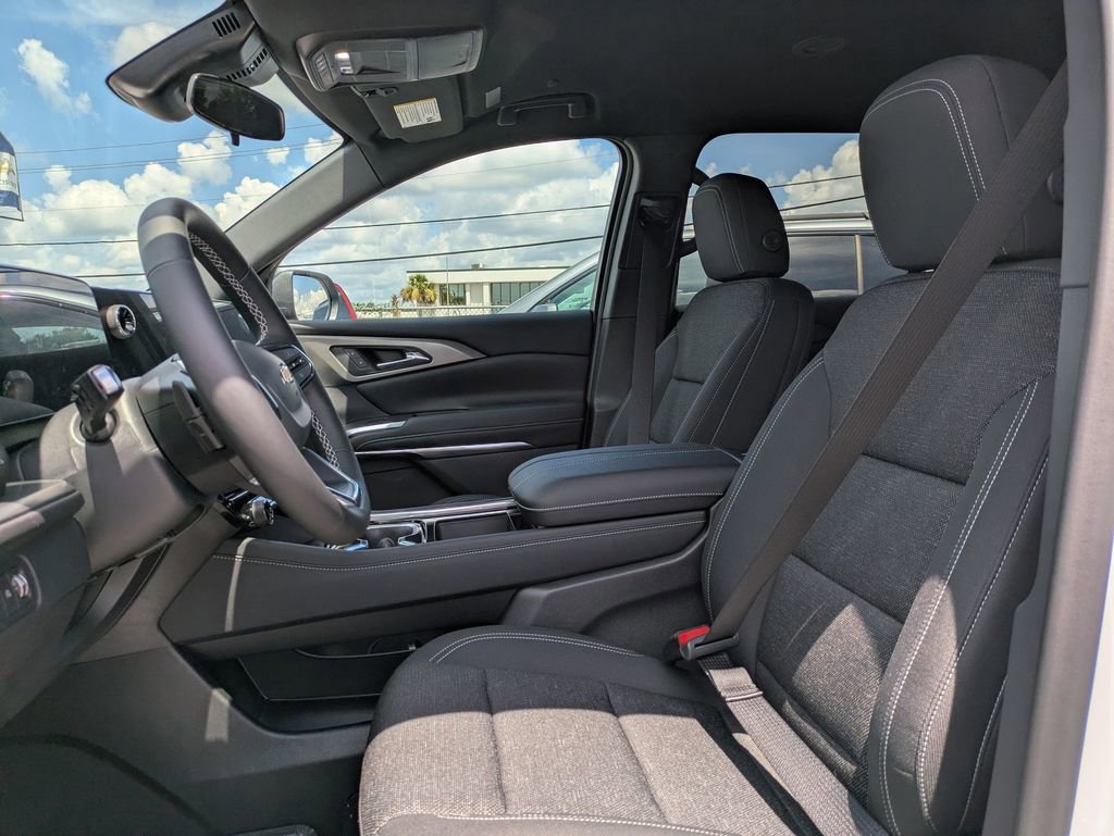 2025 Chevrolet Traverse photo 7