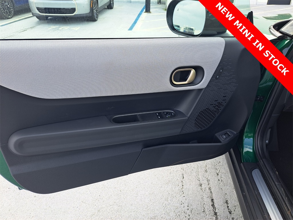 2025 Mini Cooper 2 Door Hardtop Signature photo 14