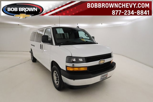 2024 Chevrolet Express Passenger LT's photo