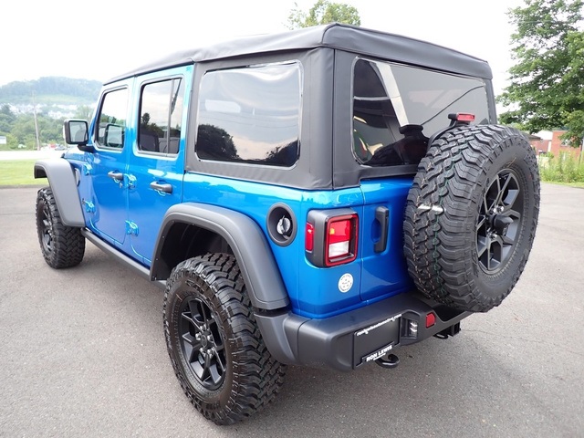 2025 Jeep Wrangler Willys photo 3
