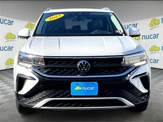 2023 Volkswagen Taos SE photo 3