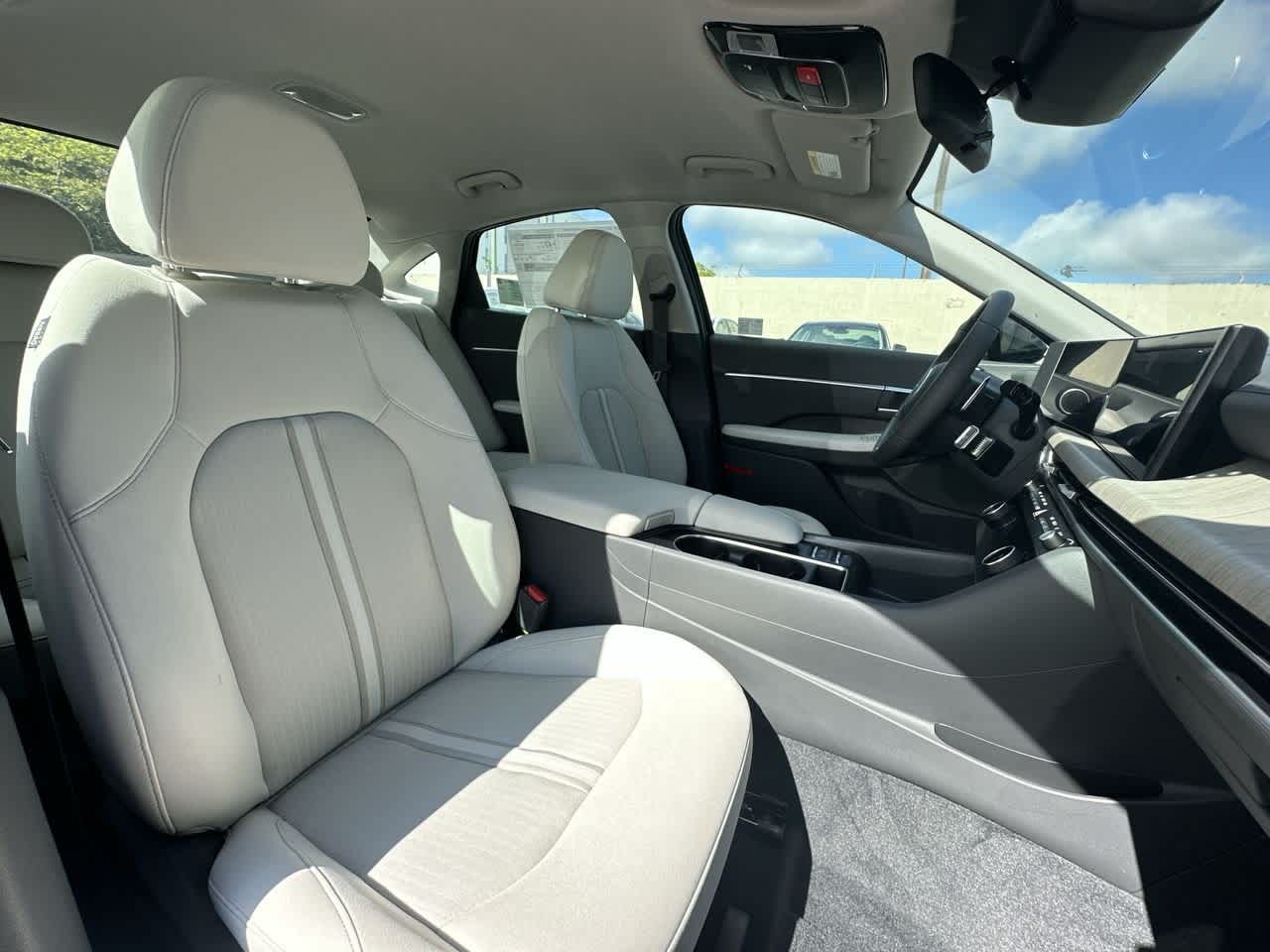 2025 Hyundai Sonata Hybrid SEL photo 26