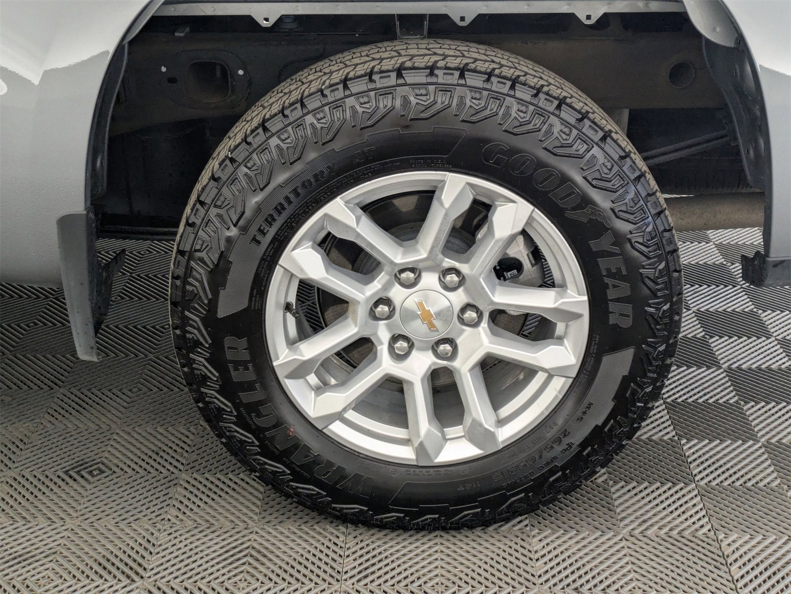 2025 Chevrolet Silverado 1500 LT photo 14