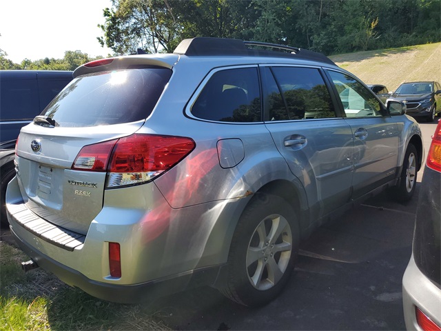 2014 Subaru Outback 2.5i Premium photo 2