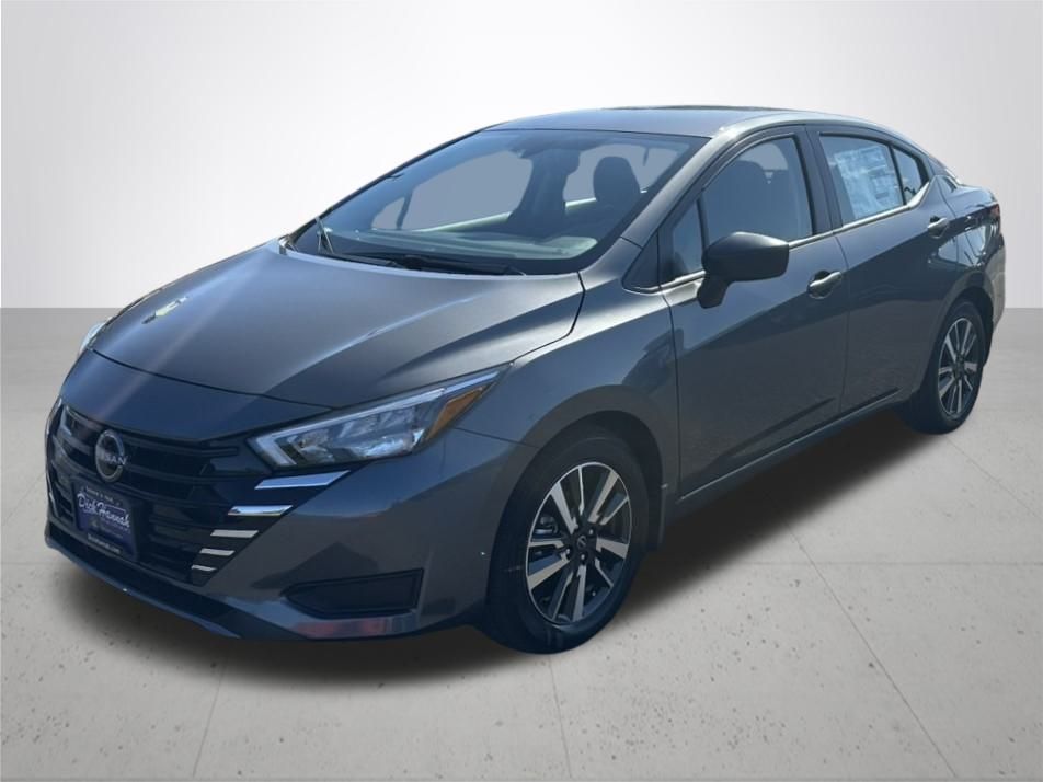 2025 Nissan Versa 1.6 S photo 2