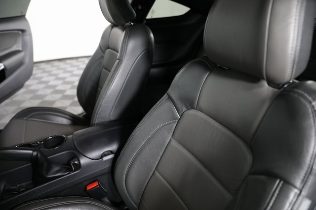 2017 Ford Mustang EcoBoost photo 13